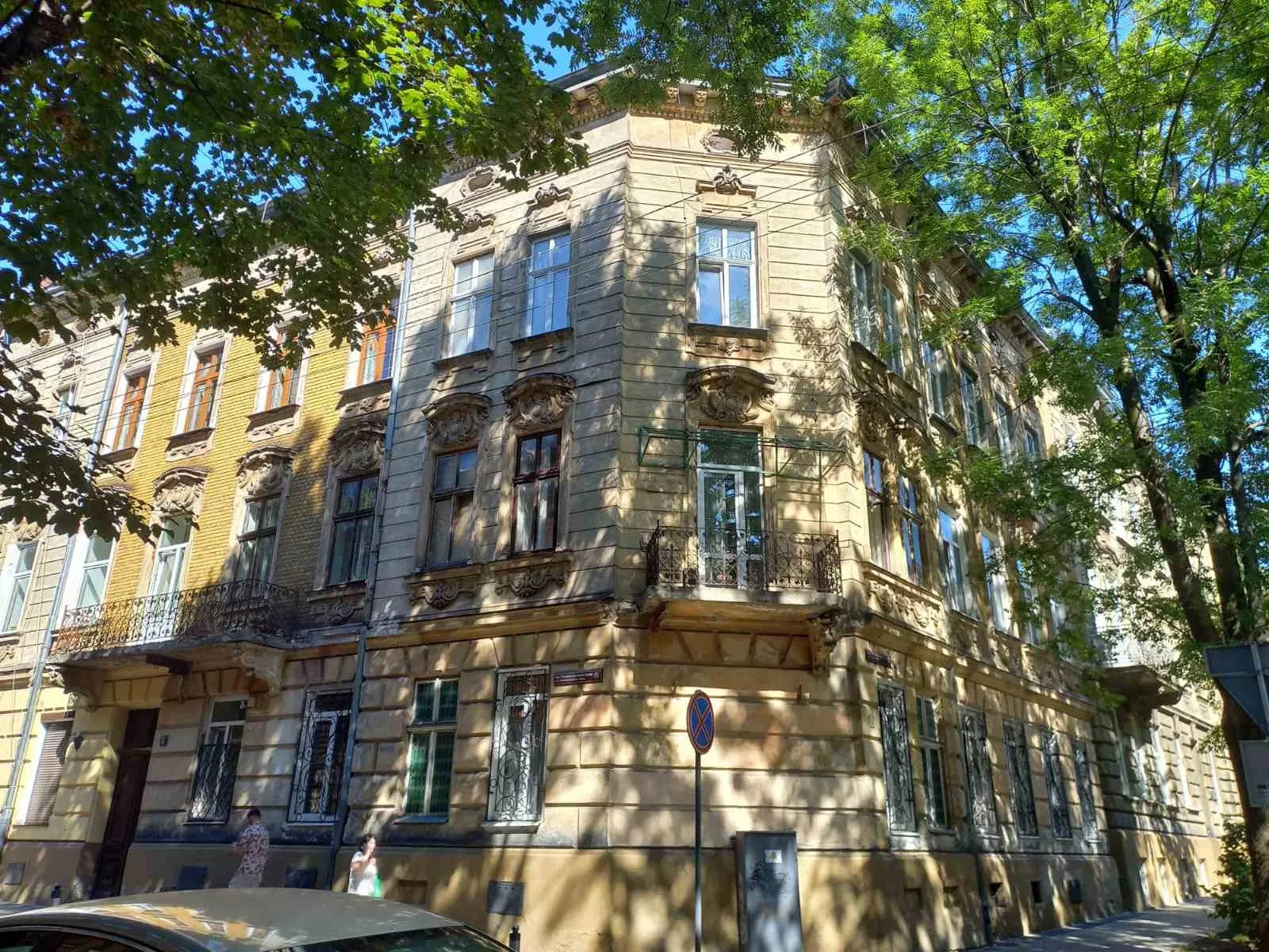 3-кімнатна квартира, Личаківський: австрійський будинок, автентична пічка