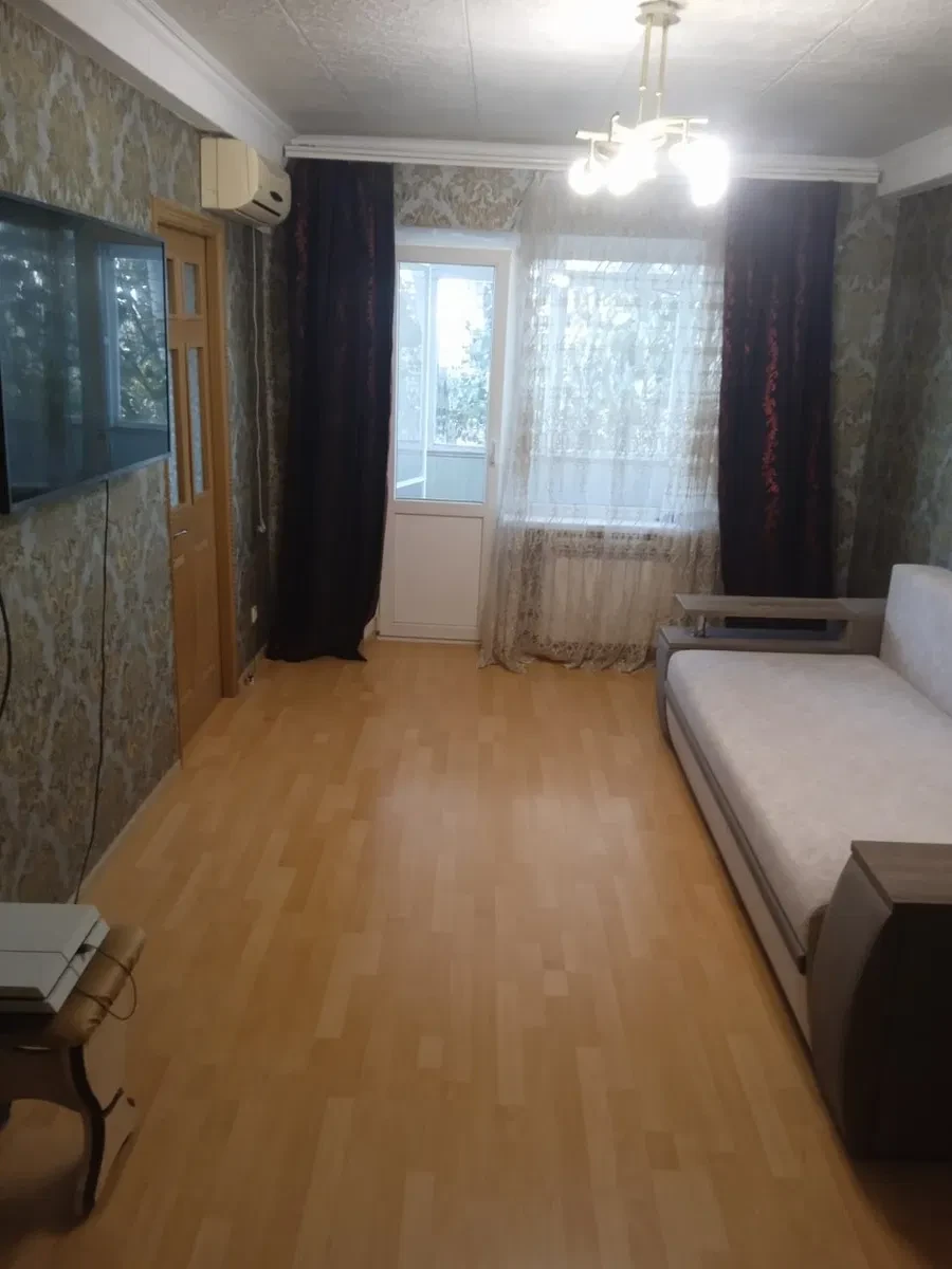2-кімнатна квартира, Комунарський: меблі, гарний стан - фото 1