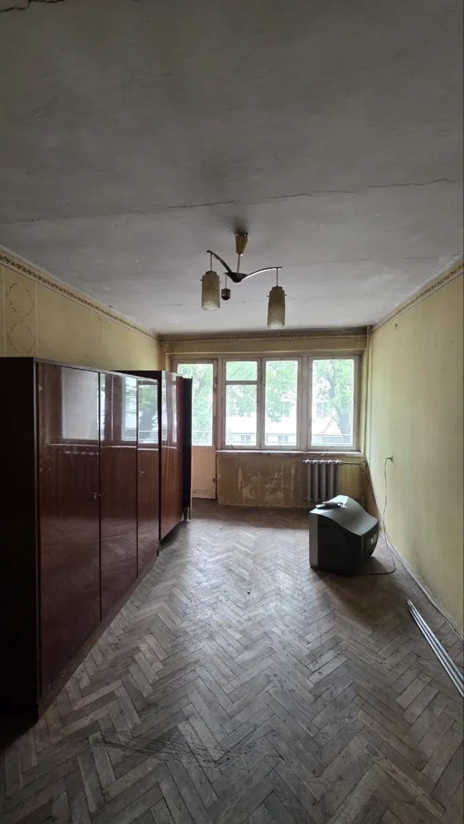 2-кімнатна квартира, Галицький: аварійний стан, прохідні кімнати, фото 1