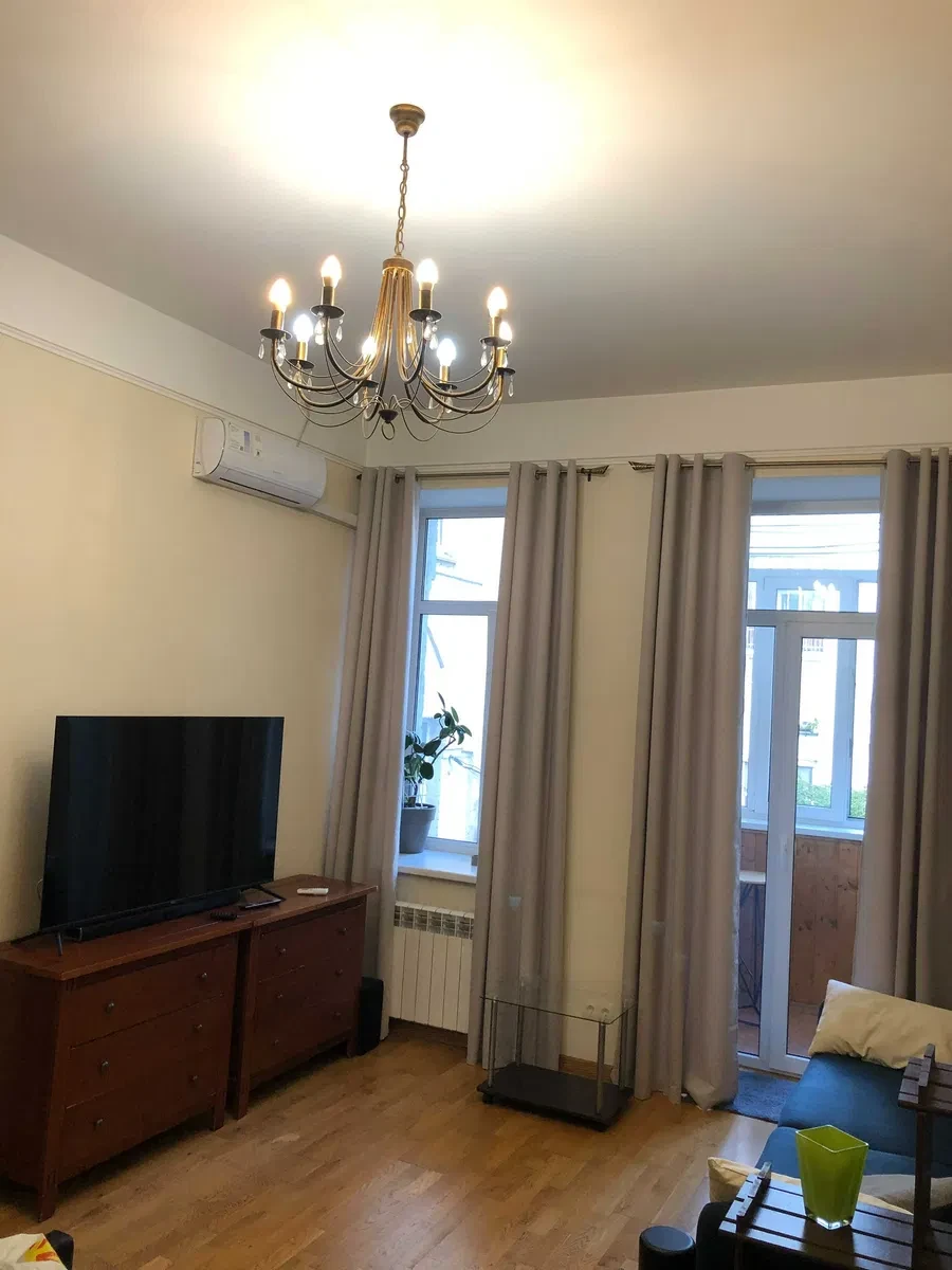 1-кімнатна квартира, Печерський: газ, 2 хв до метро Олімпійська - фото 2
