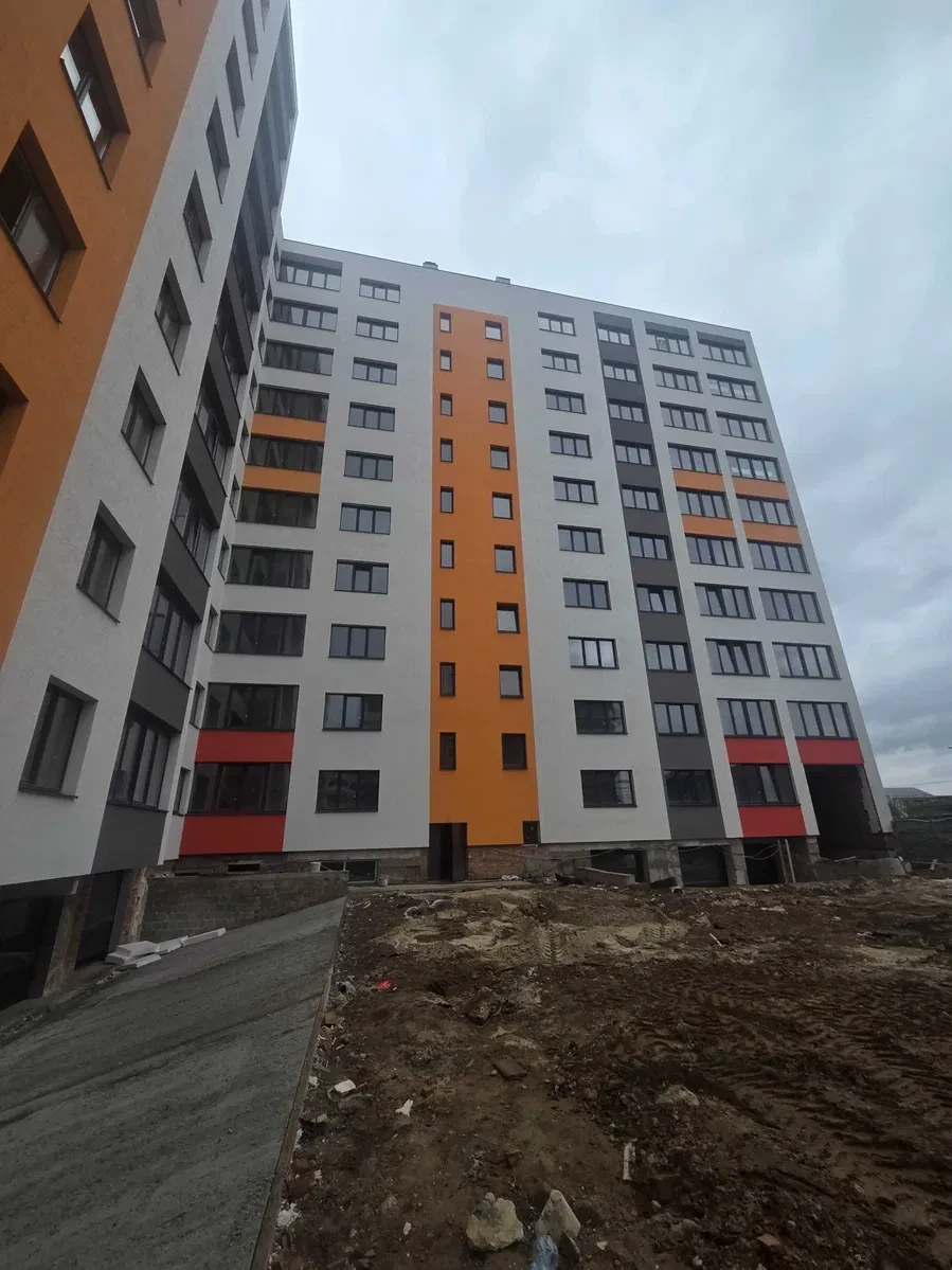 Приміщення у ЖК Вишневий: цокольний поверх, введення у 2026 році