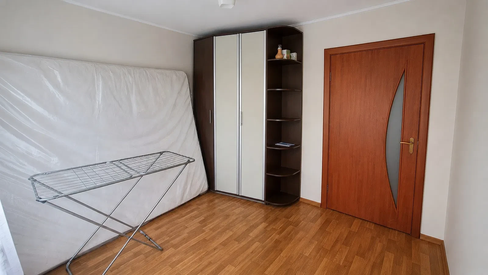 2-кімнатна квартира, Подвірки: гараж, меблі й техніка, фото 2