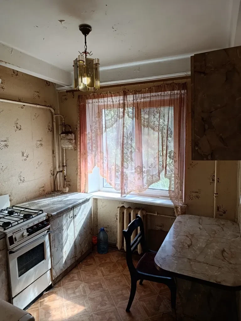 1-кімнатна квартира, Заводський: житловий стан, великий балкон