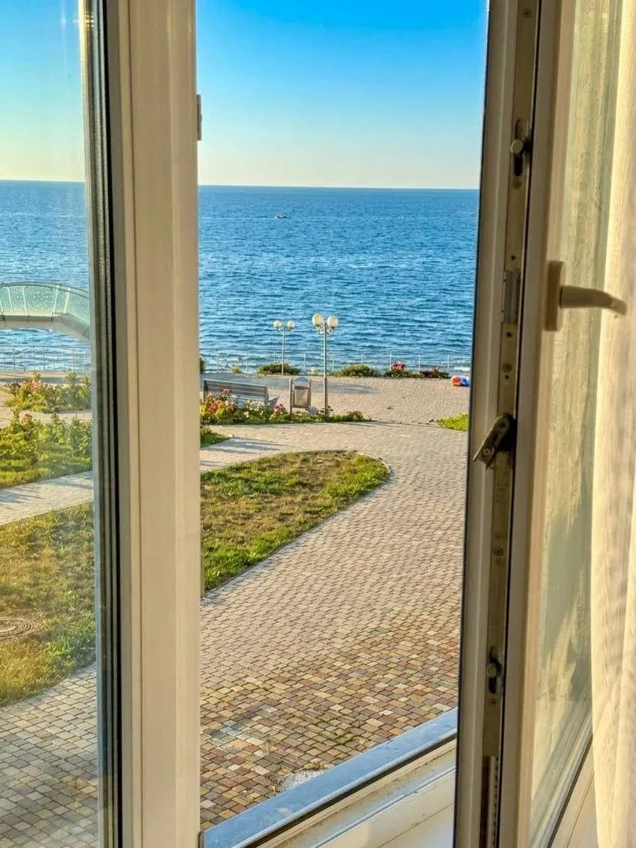 1-комнатная квартира в ЖК Морская Симфония: вид на море, 20 м до моря - фото 1