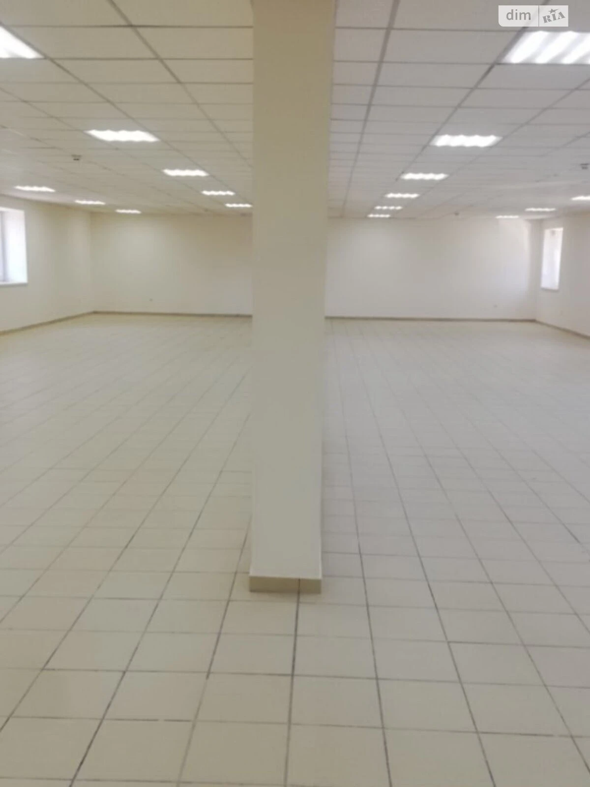 Приміщення, Умань: мобільний зв’язок без світла, відкрита стоянка - фото 1