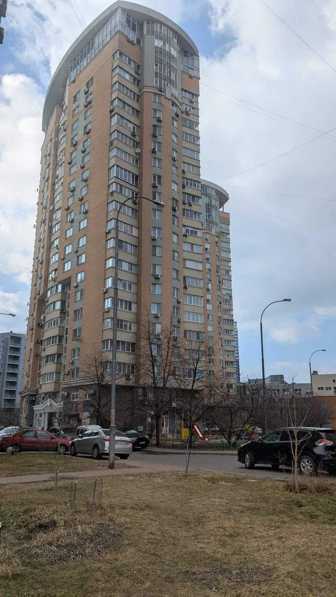 Приміщення, Дніпровський: фасадне, два входи, метро Лівобережна - фото 1