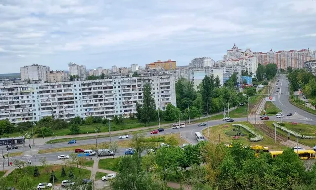 4-кімнатна квартира, Оболонський: гостьовий паркінг, 2 ліфти - фото 2