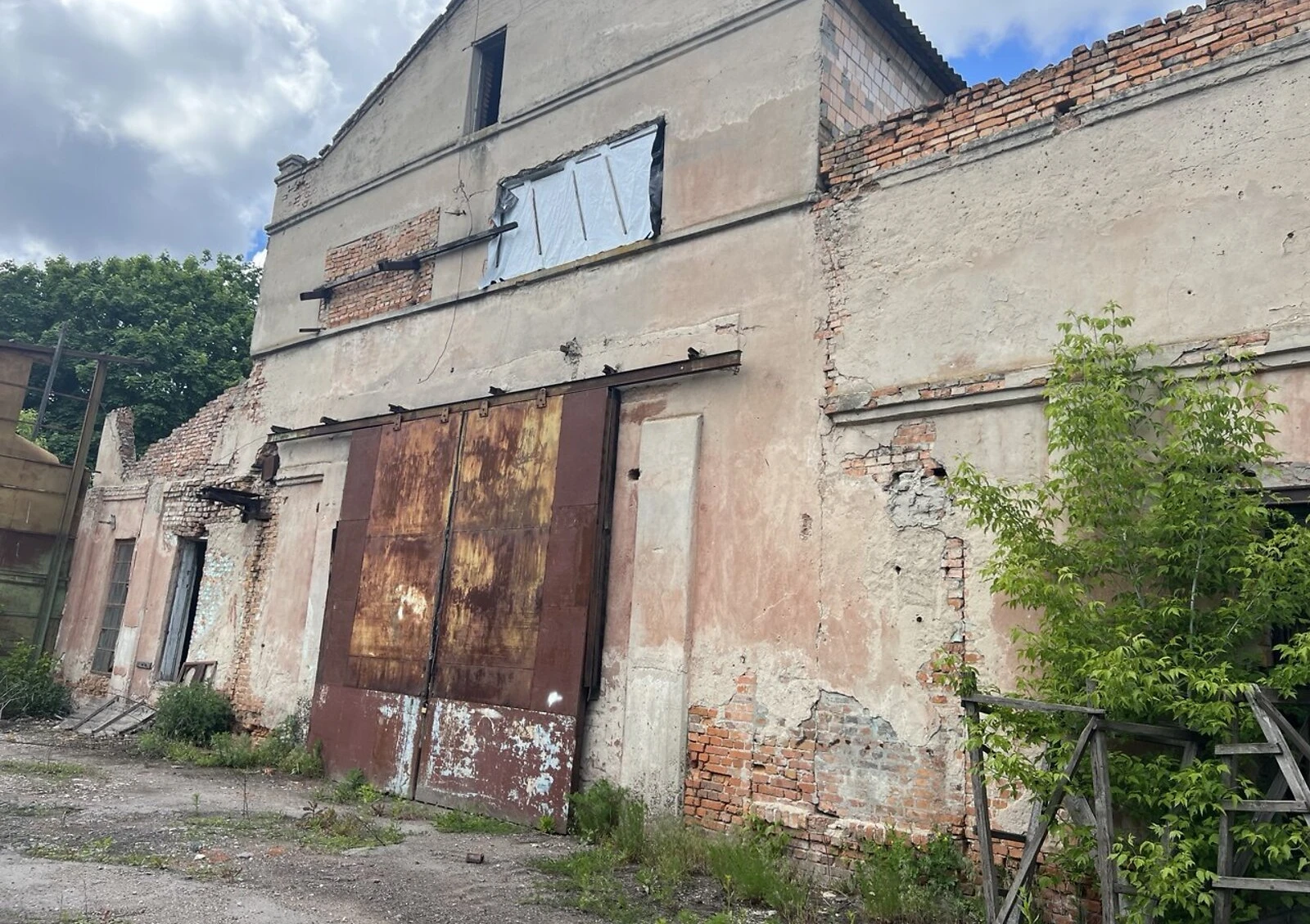 Производственное помещение, Попельня: 25 помещений, требует ремонта