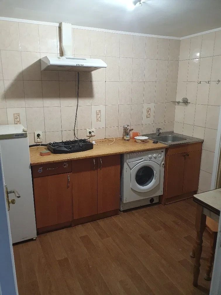 Приміщення, Подільський: меблі на кухні, душова кабіна - фото 2