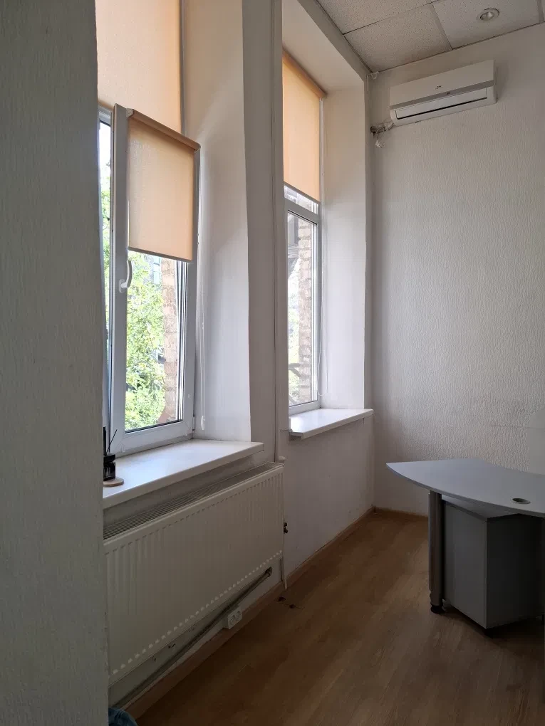 Офіс, Шевченківський: 5 хв від метро Вокзальна, меблі, кондиціонер - фото 1