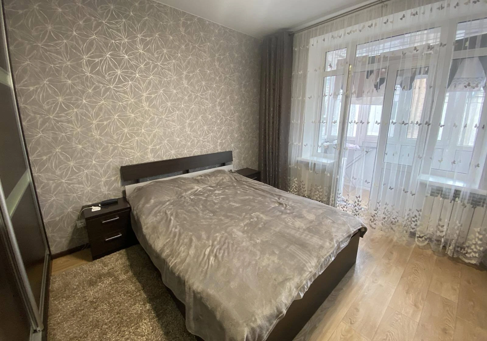 2-кімнатна квартира, Центр: цегляні стіни, внутрішній двір - фото 2