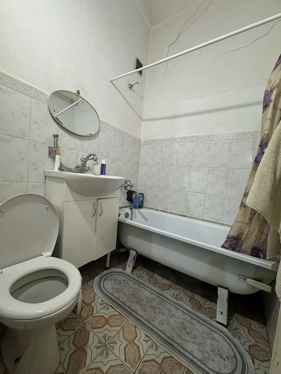 3-кімнатна квартира, Кам'янець-Подільський: прохідні кімнати, засклений балкон, фото 5