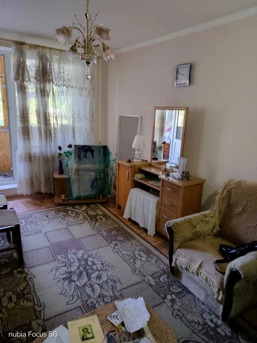 1-кімнатна квартира, Новобаварський: житловий стан, засклений балкон, фото 4