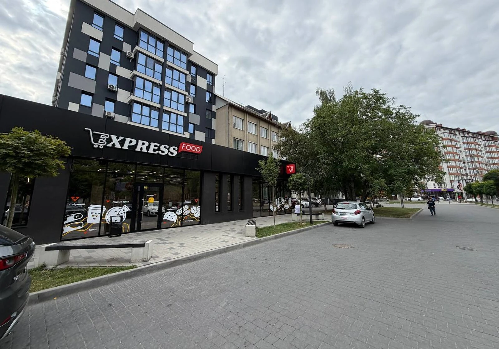 Приміщення, Бандери Степана: укриття в будинку, відкрита стоянка - фото 1