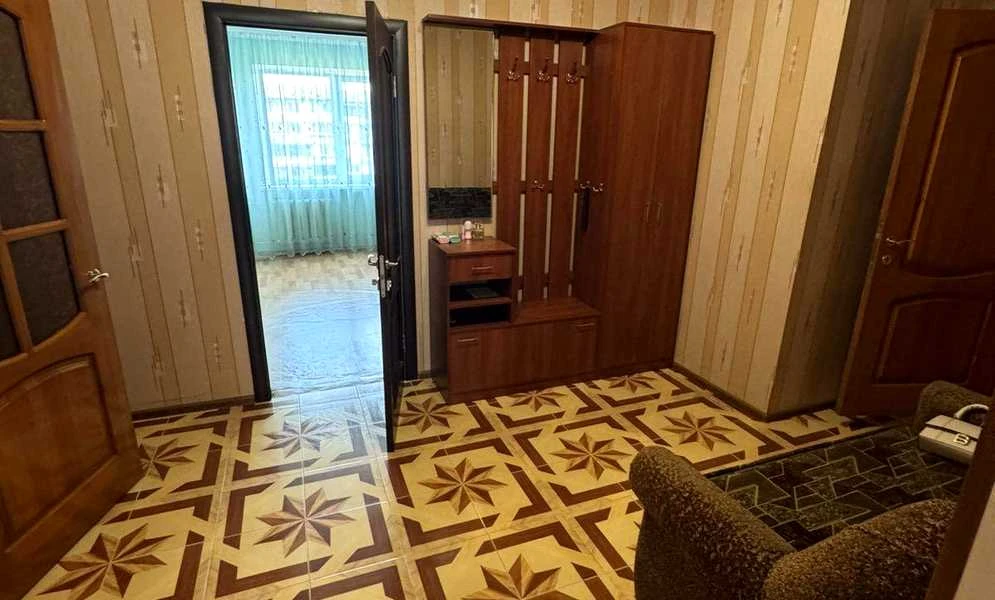 3-комнатная квартира, Днепровский: три лоджии, торг - фото 2