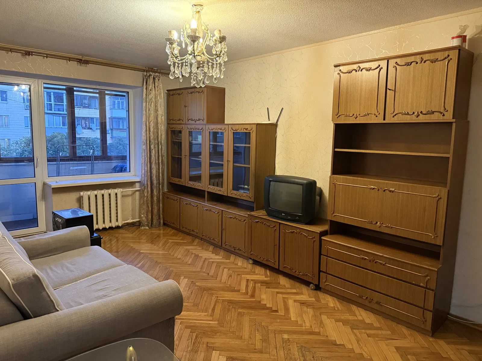 3-кімнатна квартира, Печерський: Палац Україна, 2 балкони - фото 2
