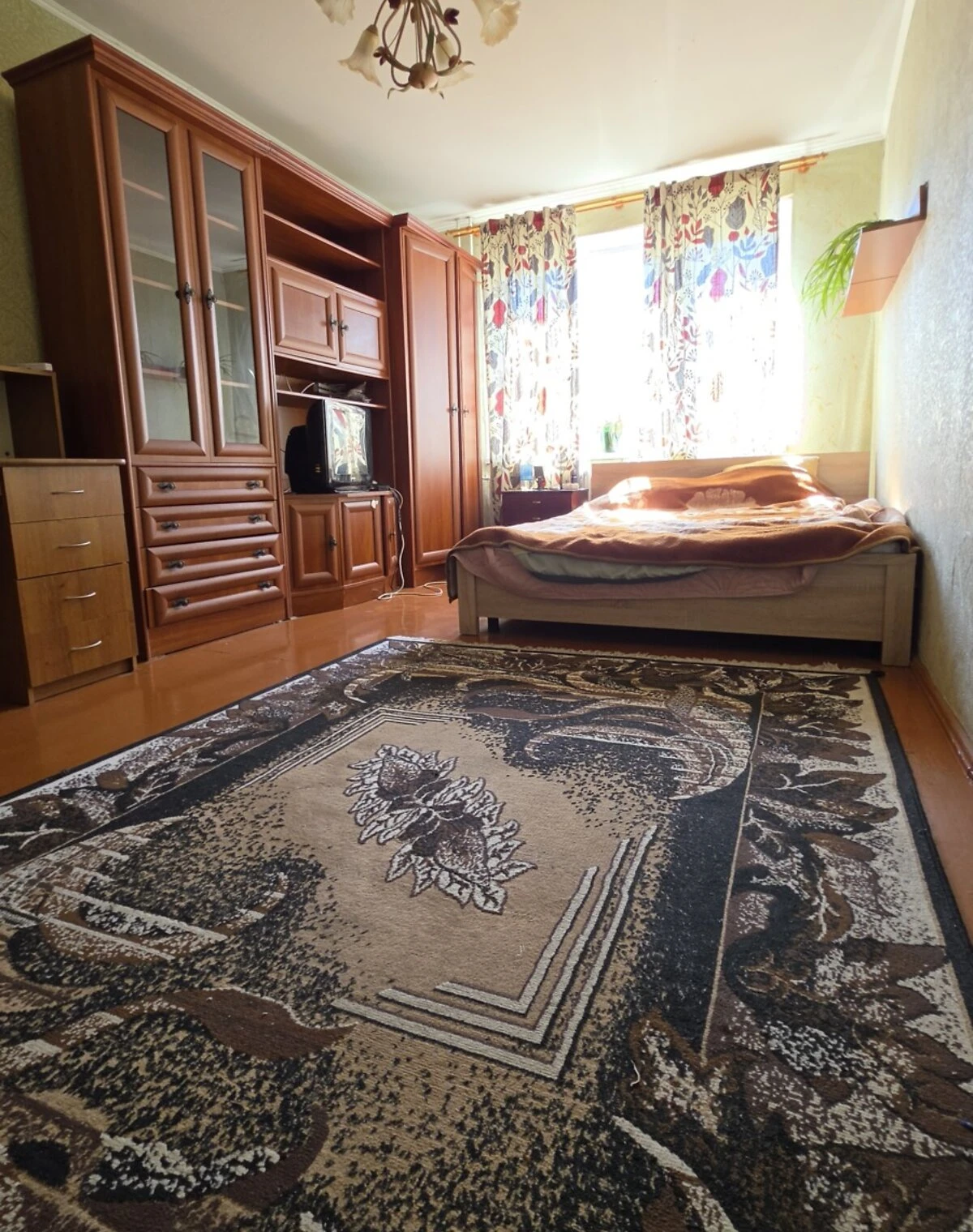 2-кімнатна квартира, Вишенька: косметичний ремонт, керамічний блок