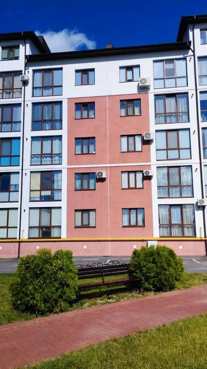 4-кімнатна квартира у ЖК На Щасливому: 2 рівні, вид на озеро та фонтан - фото 1