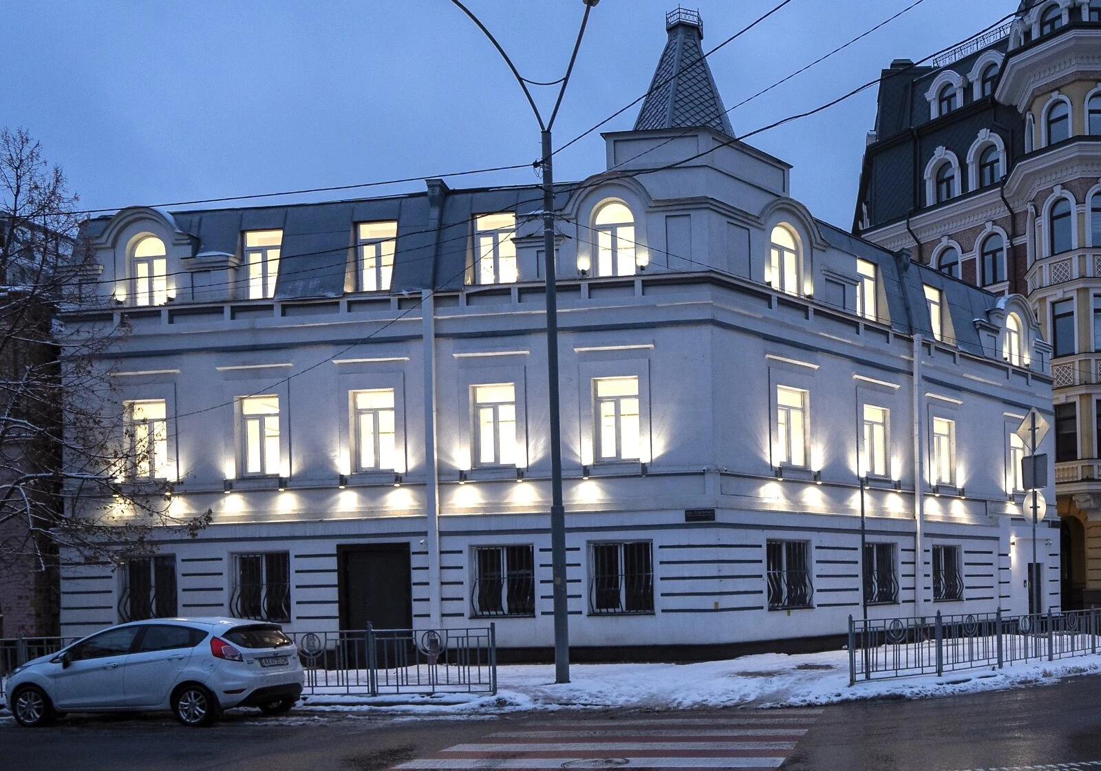 Офіс, Поділ: дизайнерський ремонт, окремий вхід, біля метро - фото 1