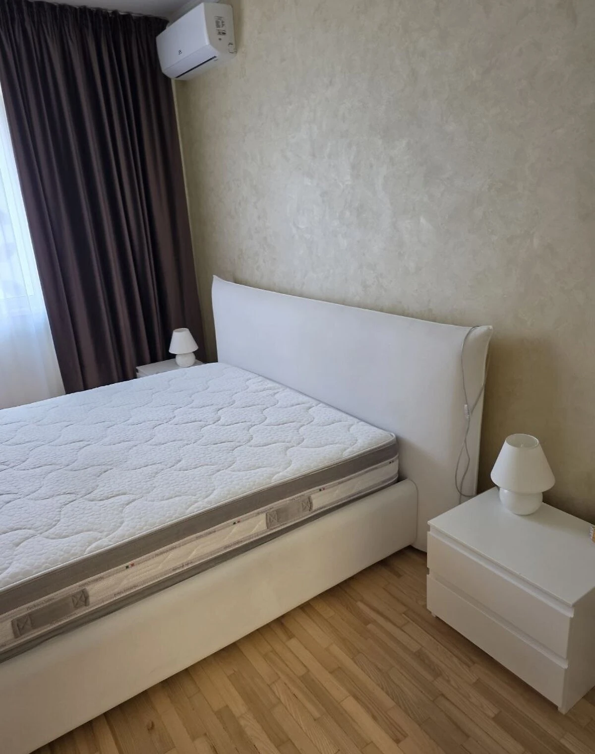 2-комнатная квартира, Осокорки: кухня-студия, евроремонт, метро Позняки