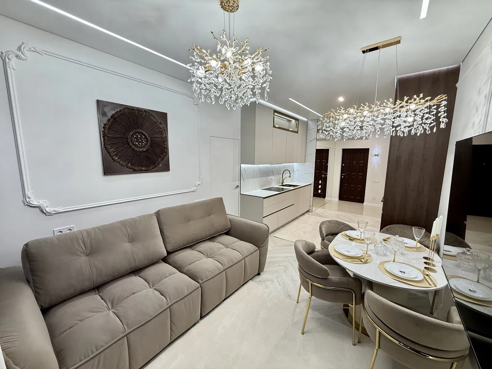 3-кімнатна квартира у ЖК Kadorr City: дизайнерський ремонт, вид на іподром - фото 1