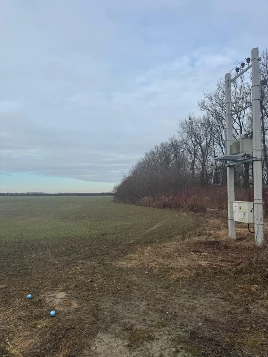 Ділянка 200 соток, Городок: два заїзди, електрика 100 кВт