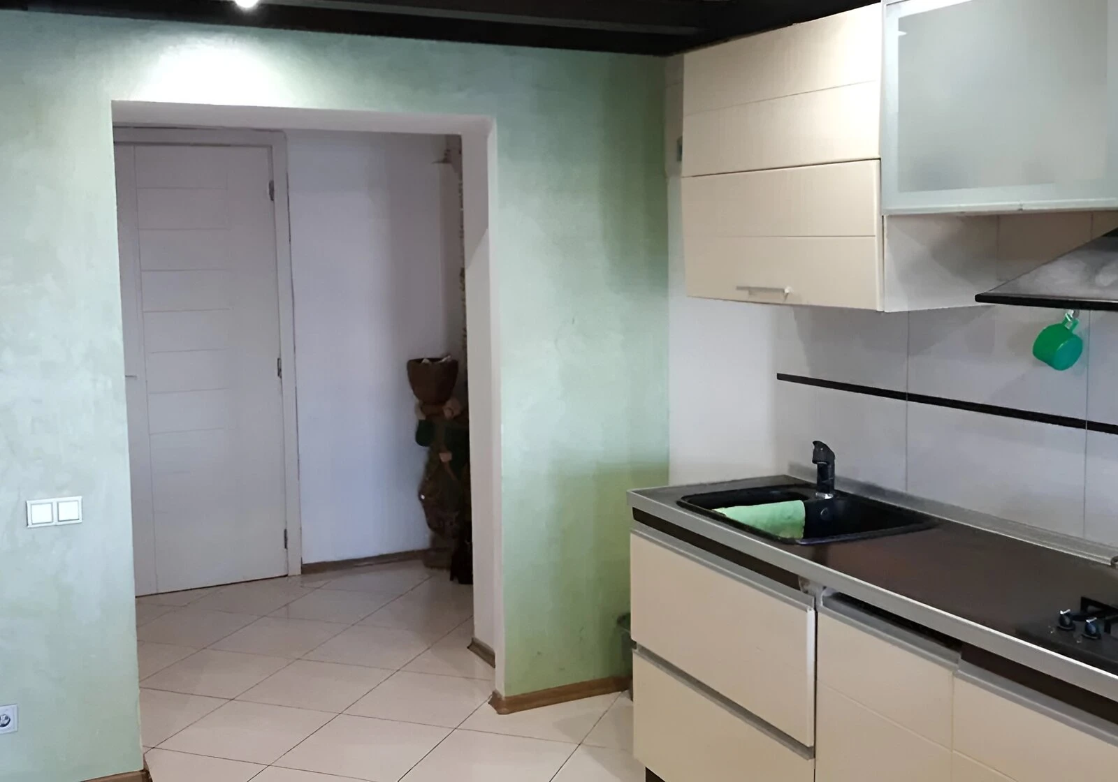 2-комнатная квартира, улица Железнодорожная: многоуровневая, кухня 35 м² - фото 2