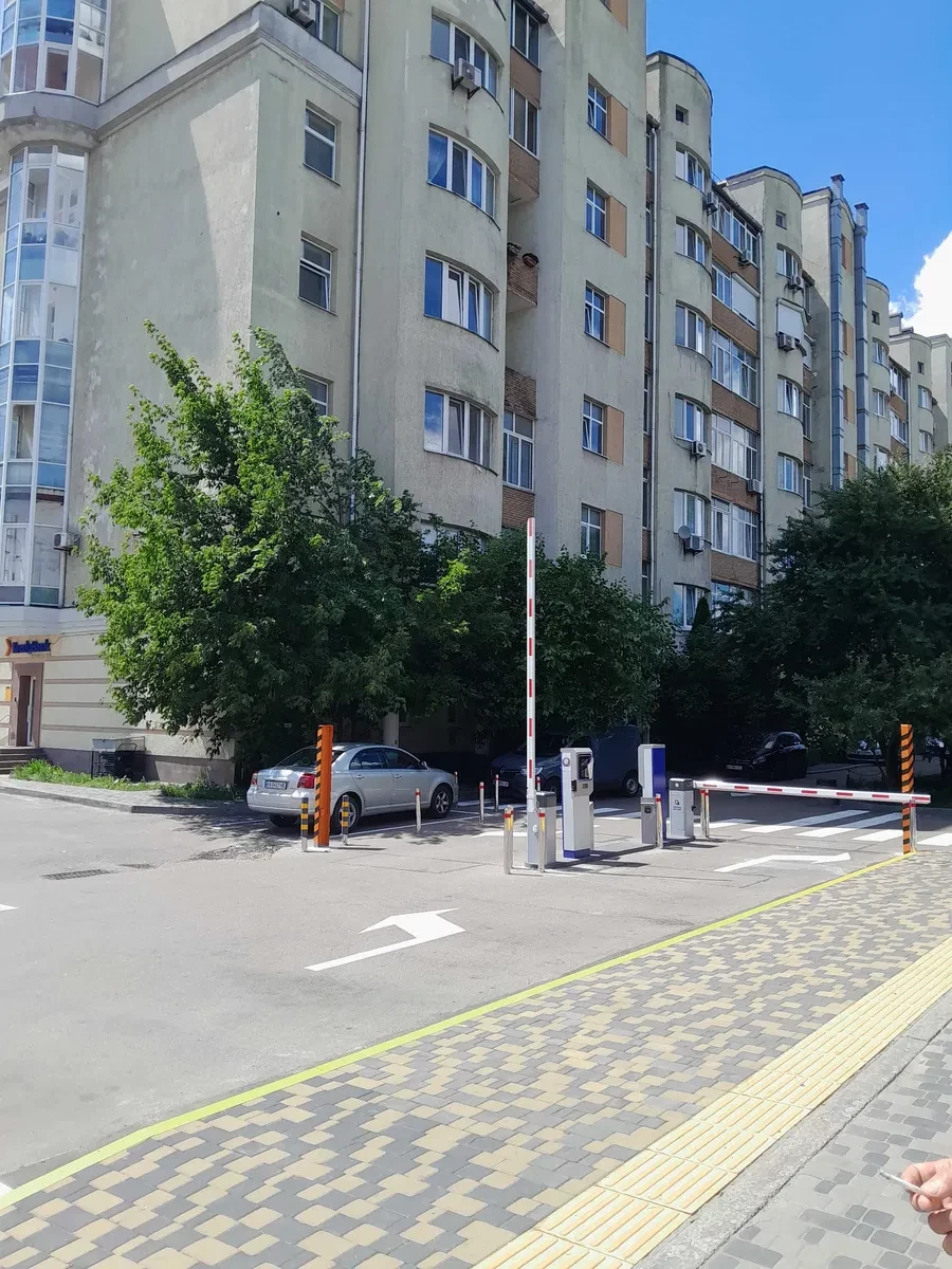 3-кімнатна квартира, Шевченківський: метро Нивки за 200 м, власна парковка - фото 1