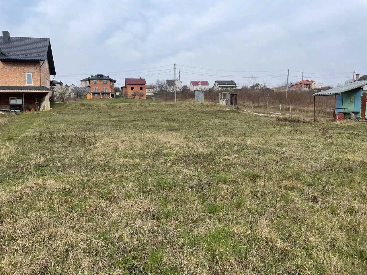 Участок 12,5 соток в Коровии, вид на озеро