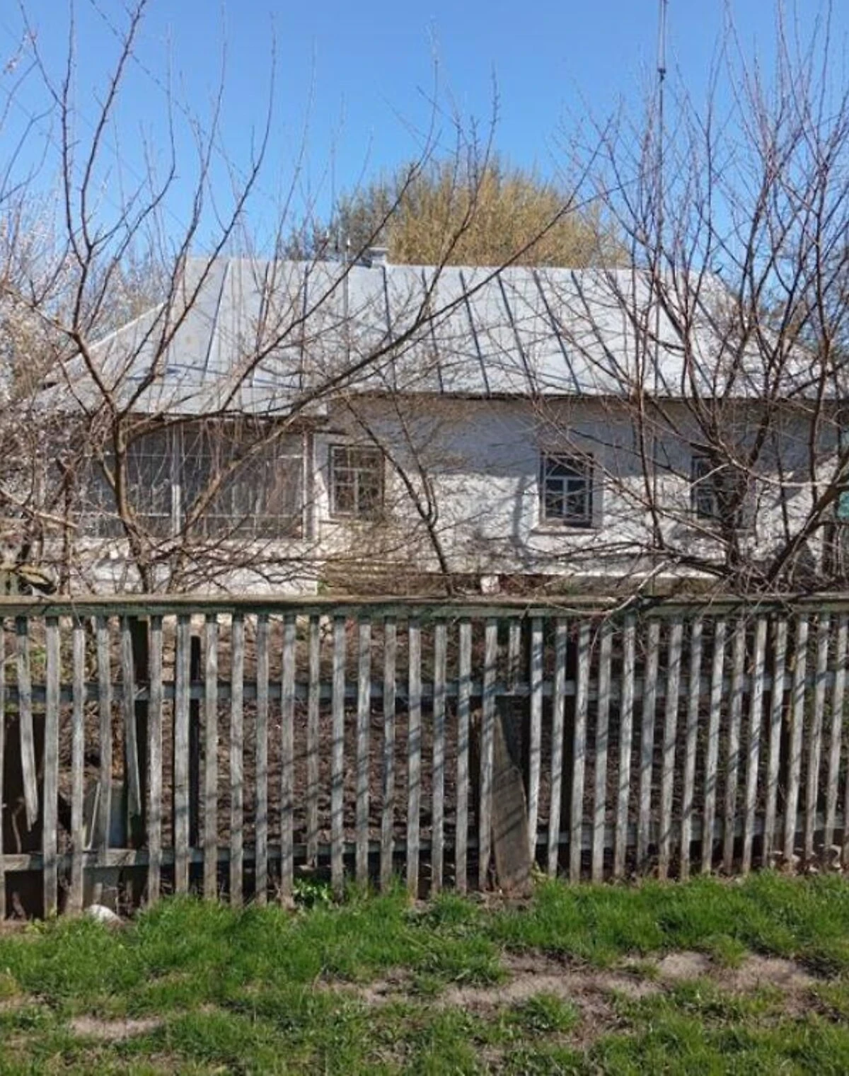 Будинок, Долинка: 35 соток, криниця, сарай