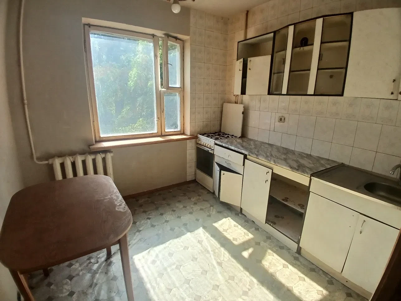 2-кімнатна квартира, Святошинський: великий засклений балкон