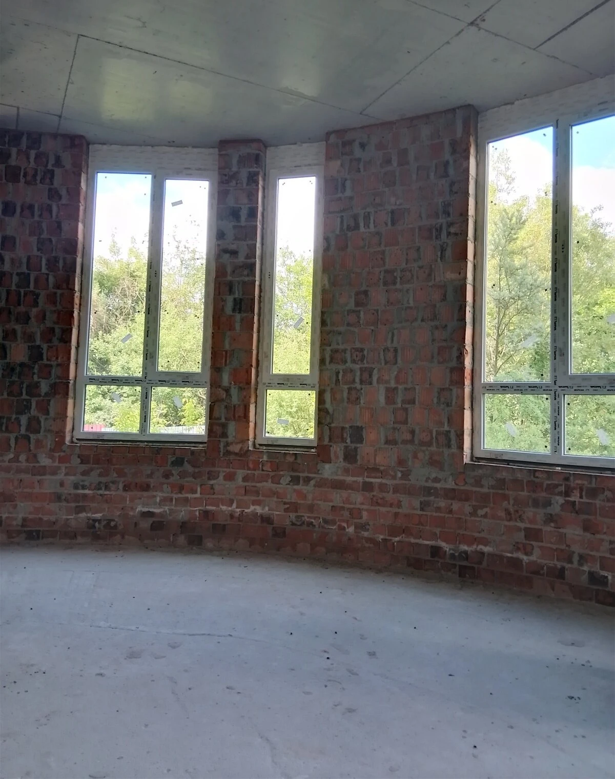 3-кімнатна квартира, Замарстинів: кухня-студія, резервне живлення, фото 3