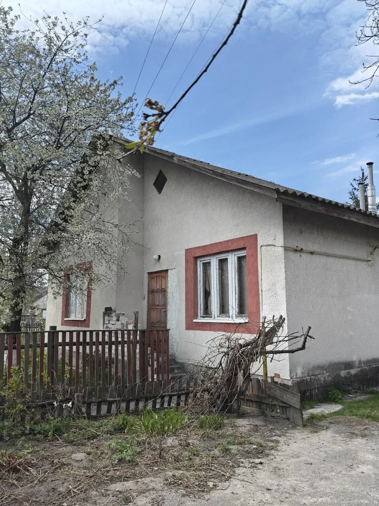 Будинок, Садки: 29 соток, колодязь, асфальтований під'їзд