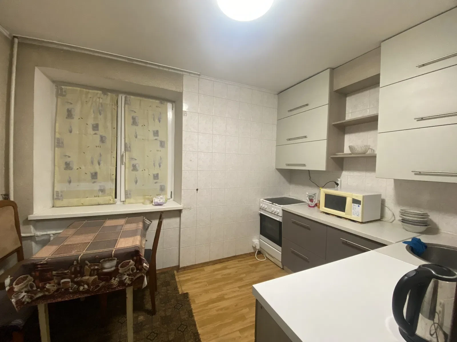 2-кімнатна квартира, Святошинський: косметичний ремонт, балкон, фото 3