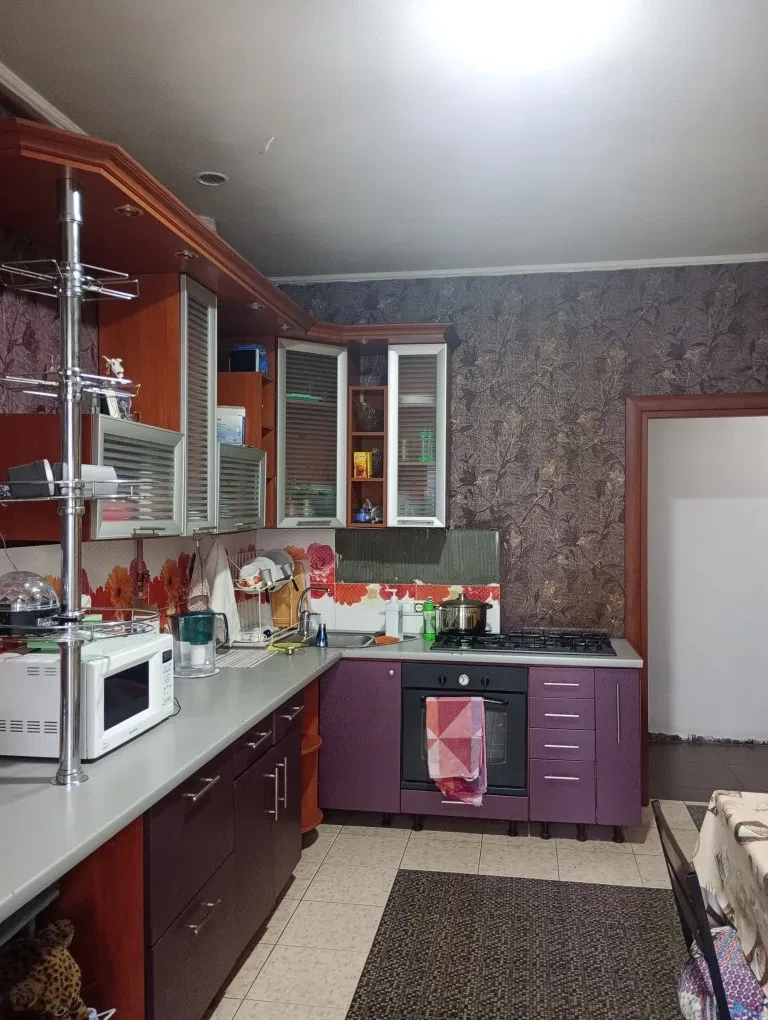 3-кімнатна квартира, Хаджибейський: роздільні кімнати, косметичний ремонт, фото 3