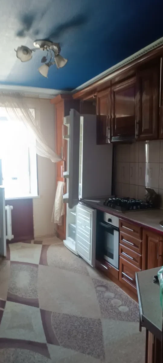 3-кімнатна квартира, Умань: окремі кімнати, 2 балкони - фото 3