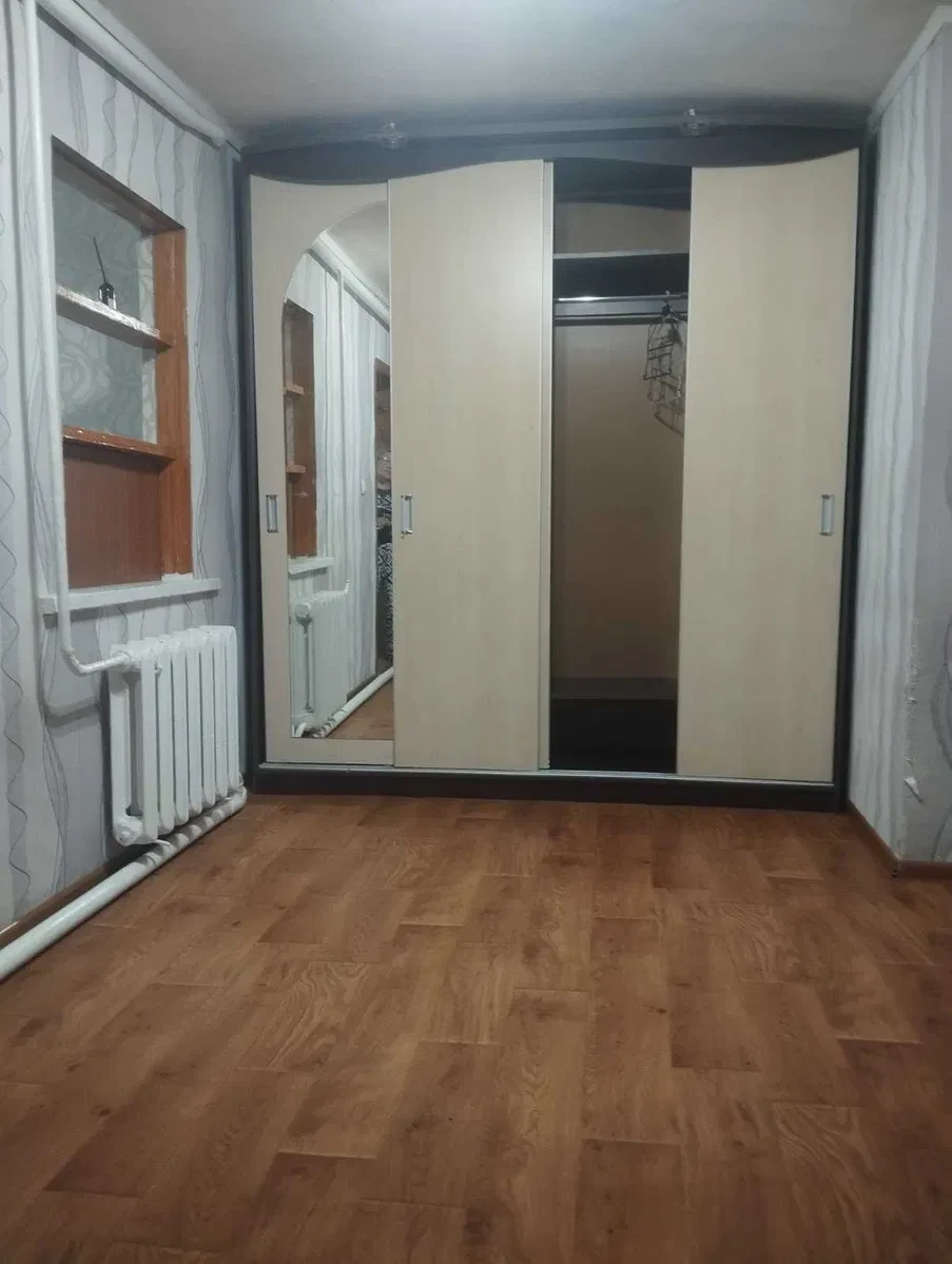 Будинок, ХТЗ: окрема ділянка, житловий стан, торг