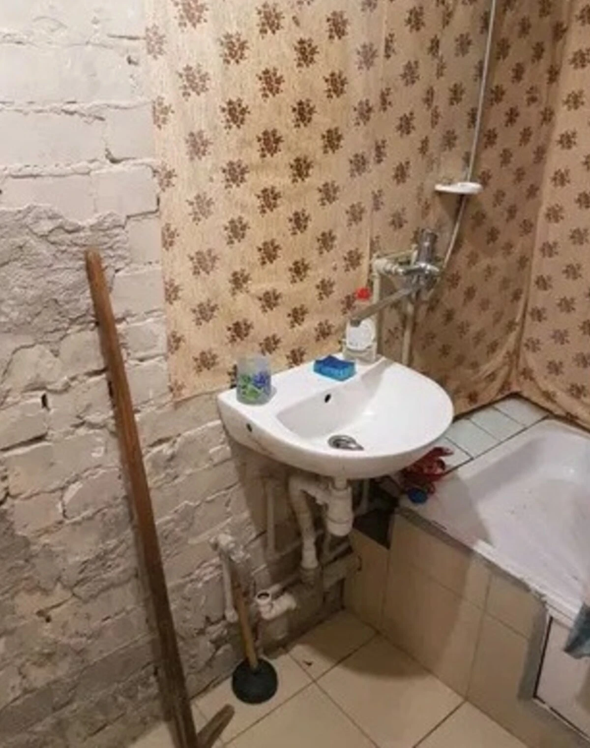 2-кімнатна квартира, Ньютона: цегляні стіни, роздільний санвузол, фото 2
