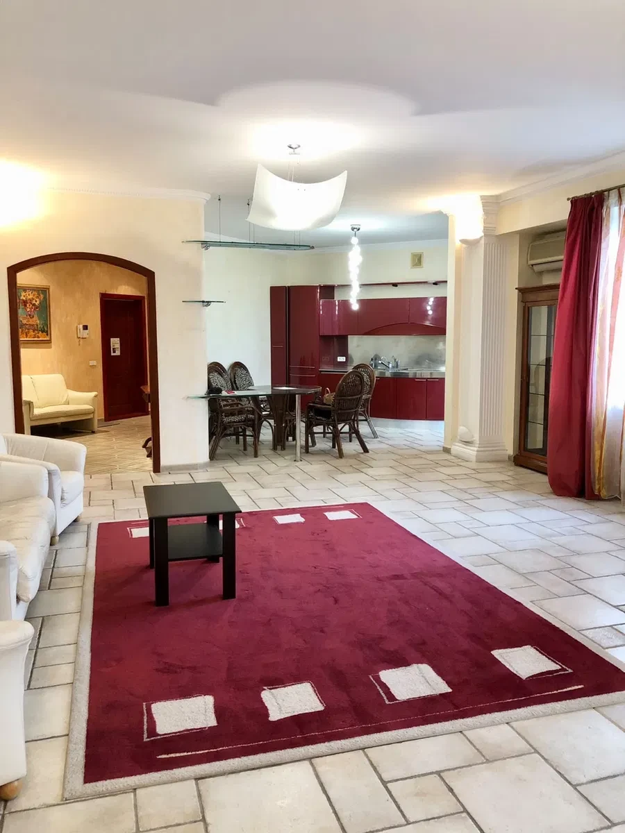 2-кімнатна квартира, Печерський: сауна, вид на Київ, паркінг, фото 2