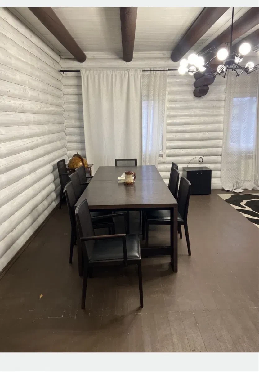 Котедж, Горбовичі: зруб, 5 спалень, камін