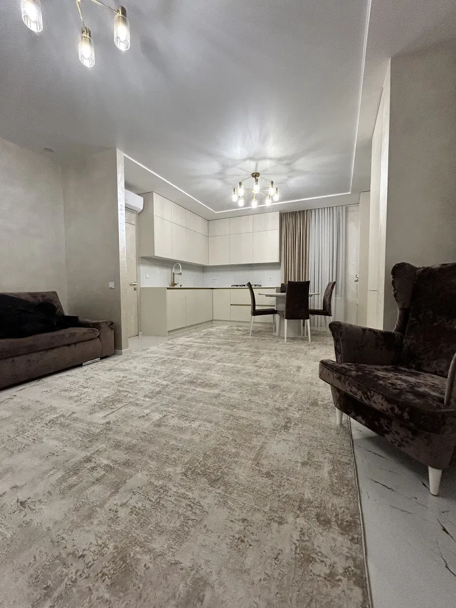 Пентхаус, Чернівці: авторський ремонт, кухня-вітальня 35 м², фото 5