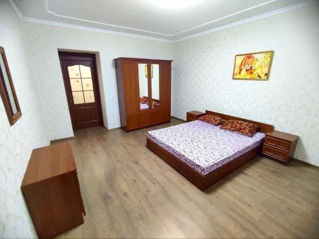 3-кімнатна квартира, Гора: резервне живлення, 3 окремі спальні - фото 2