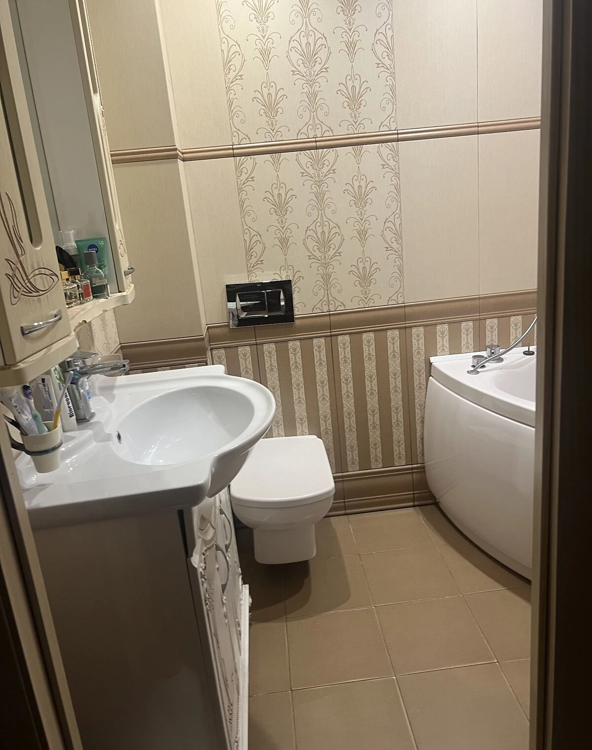 3-кімнатна квартира, Дрогобич: євроремонт, торг, фото 3