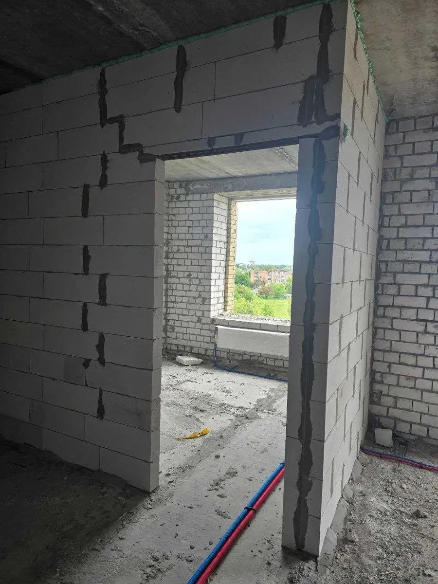 Євродвушка у ЖК Графський: окрема спальня, кухня-вітальня - фото 3