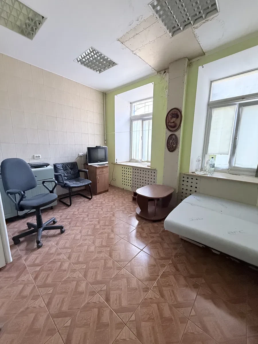 1-кімнатна квартира, Приморський: косметичний ремонт, вільне планування