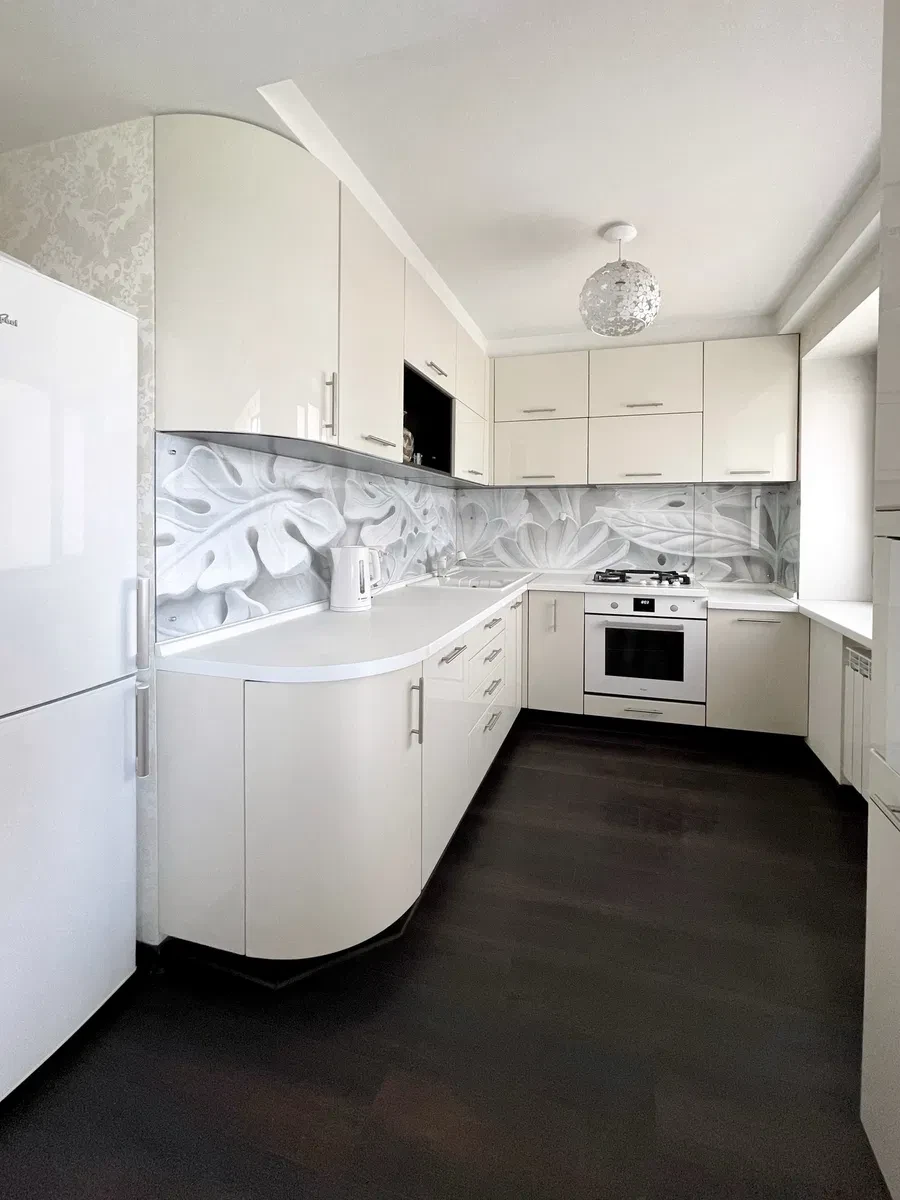 2-кімнатна квартира, Печерський: метро «Печерська» 350 м, видова