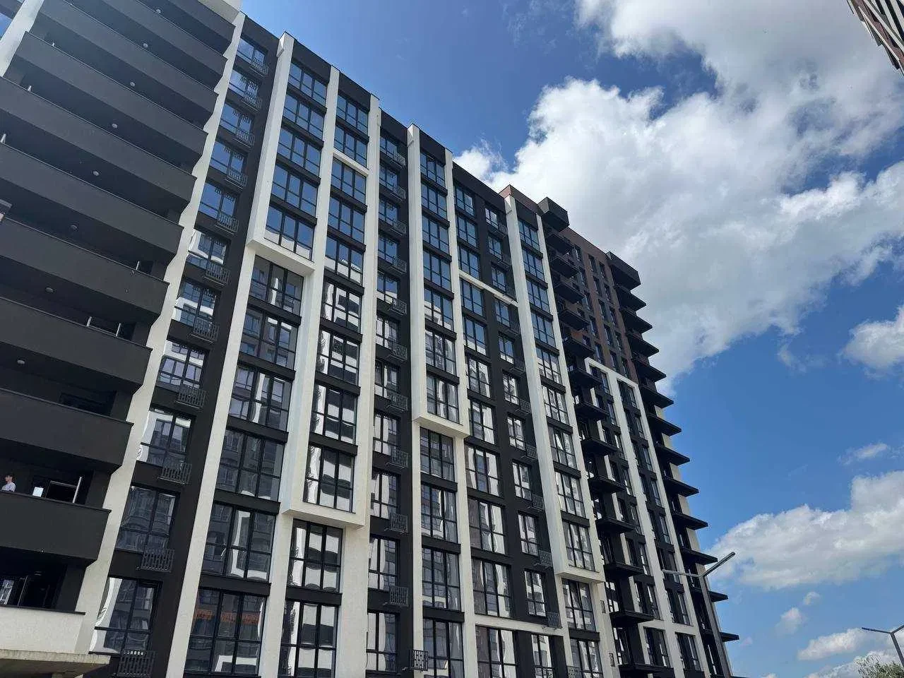 2-кімнатна квартира у ЖК Manhattan: здана, 5 хв пішки до Міського Озера - фото 3