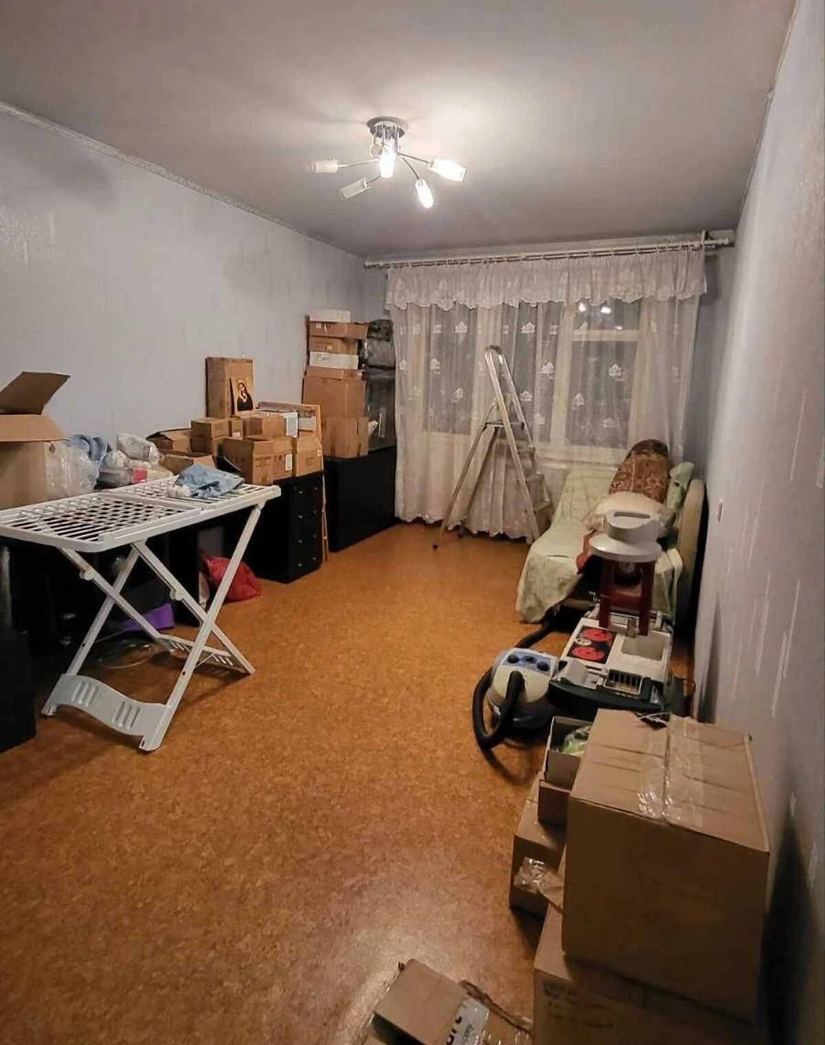 1-комнатная квартира, Кривой Рог: балкон, колонка, внутренний двор, фото 2