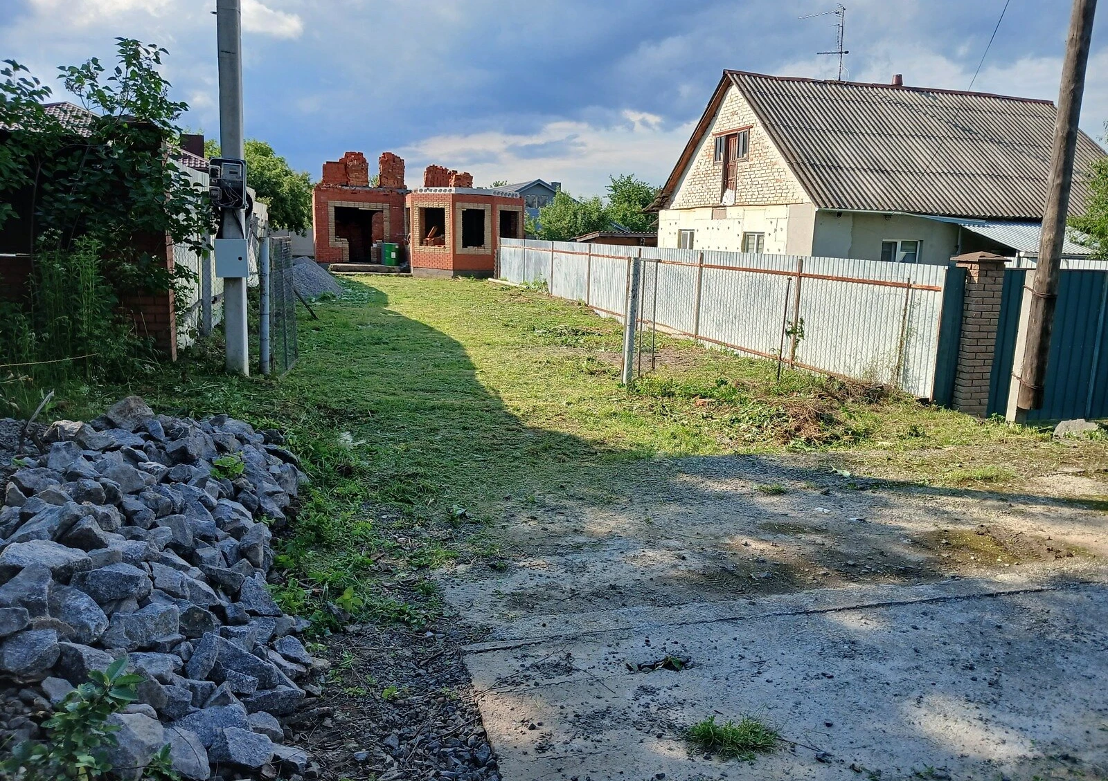 Участок 6.3 сотки, Старый город: под застройку, фундамент и забор - фото 1