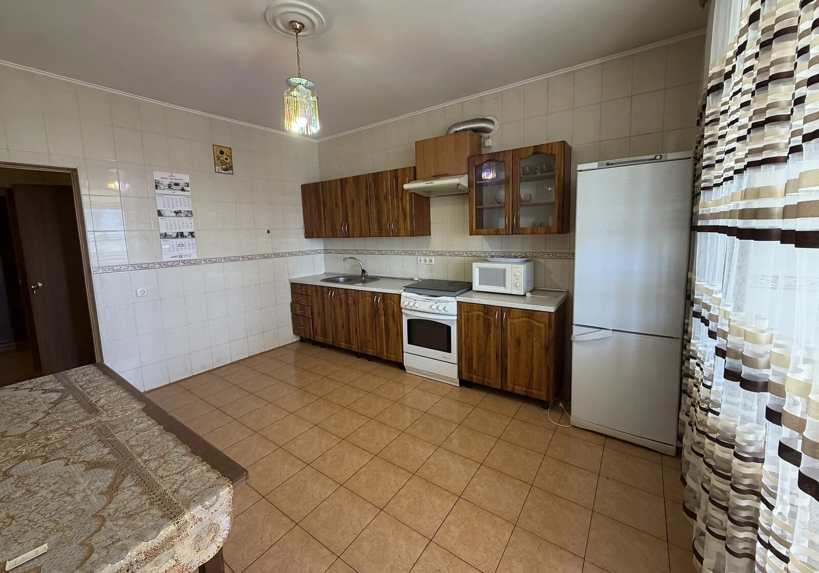 2-кімнатна квартира, Таїрова: кухня 25 м², торг - фото 2